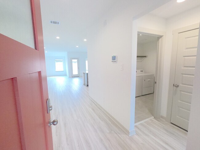 Foto del edificio - 1119 Hyde Lk Ln