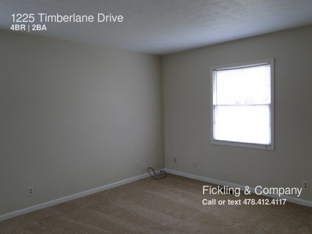 Building Photo - 1225 Timberlane Dr