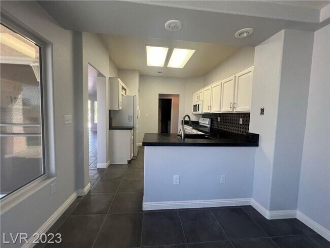 Building Photo - This is the one! Lovely Sun City Summerlin...