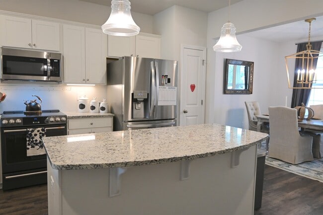 Foto del edificio - 2464 Campton Lp