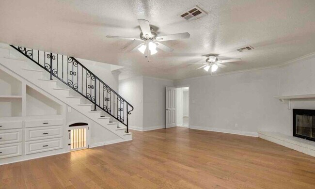 Foto del edificio - 1059 Briar Patch Dr