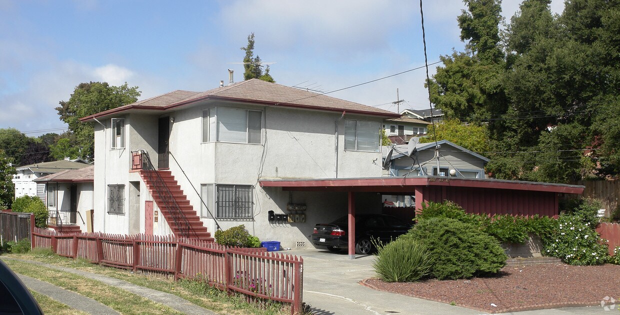 Primary Photo - 2881-2885 Georgia St