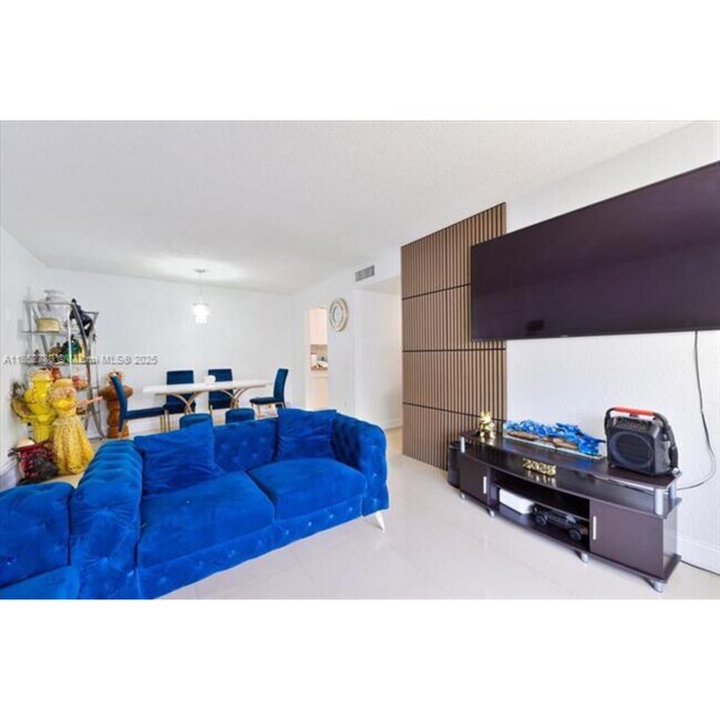 Foto del edificio - 7419 SW 152nd Ave