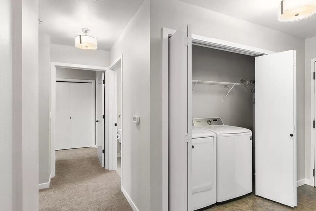 Building Photo - UPSCALE 2 BED/2 BATH FULLY FURNISHED APARTMENT IN SECURED, LUXURY COMPLEX IN THE HEART OF DOWNTOW...