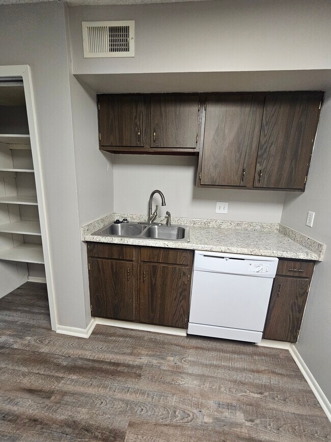 Foto del edificio - The Establishment Apartments