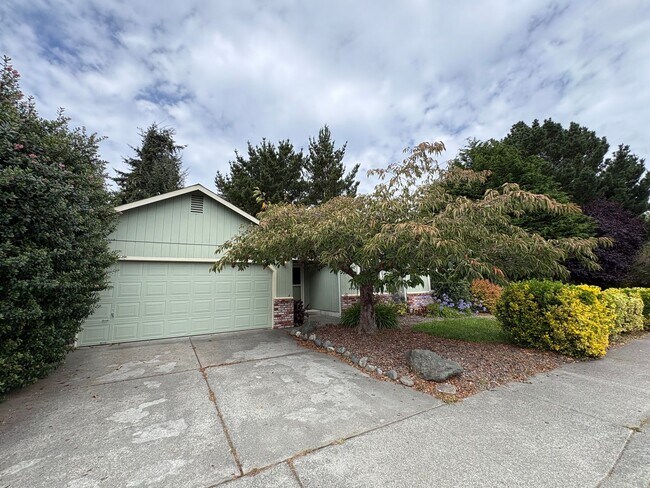 Foto del edificio - 1371 Fernwood Dr