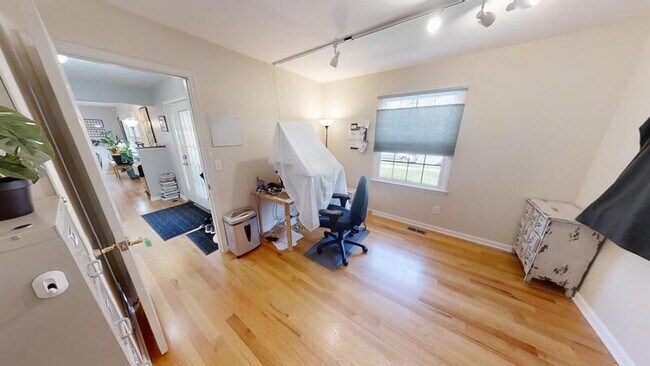 Foto del edificio - 1395 Folkstone Ct