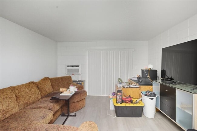 Building Photo - 300 Marlene Ct