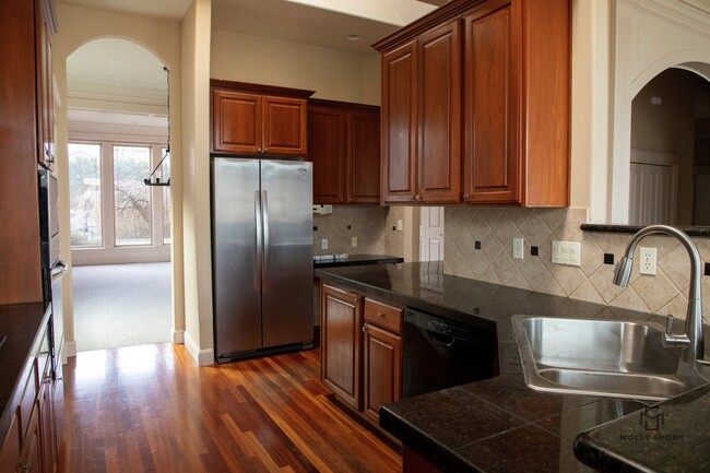 Building Photo - 20375 NE Lakeside Dr