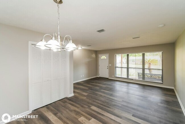 Foto del edificio - 5243 N ROBERT SCOTT DR, JACKSONVILLE, FL 3...