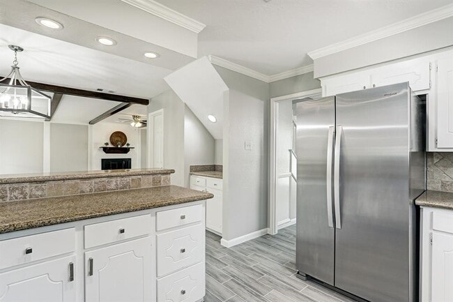Building Photo - 108 Heathgate Dr