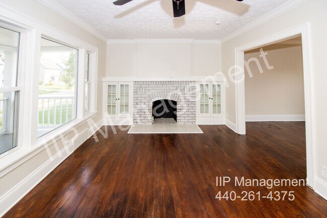 Foto del edificio - 2127 Rossmoor Rd