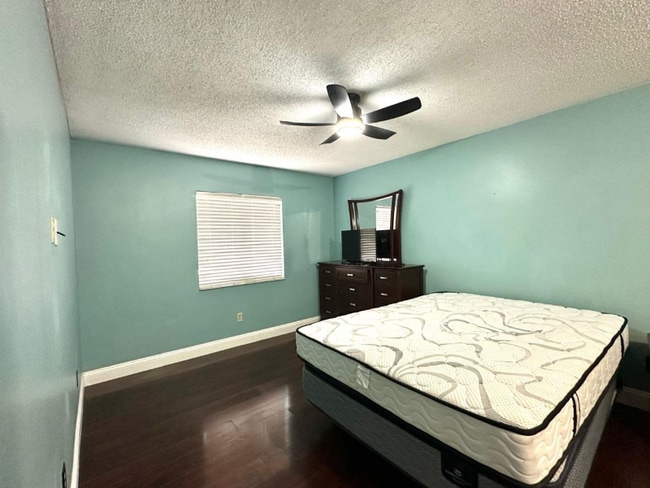 Building Photo - 106 Coralwood Cir