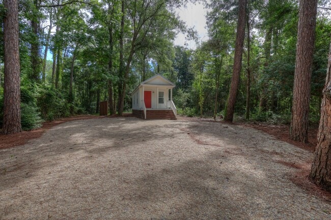 Building Photo - 1 bedroom/ 1 bathroom available 03/01!