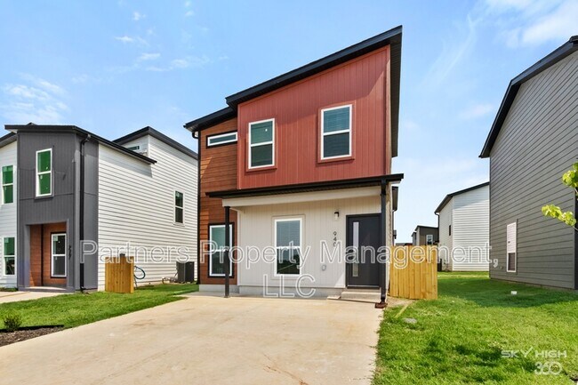 Photo - 940 Illinois Ave House