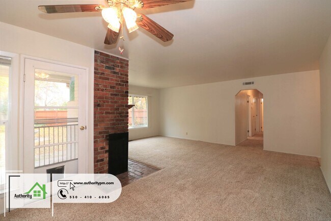 Building Photo - 5744 Mountain View Dr. North Redding, Shor...