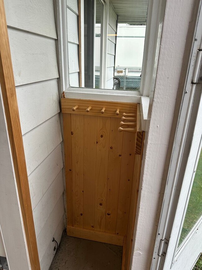 Foto del edificio - 6 month or 18 month lease offered for remodeled house