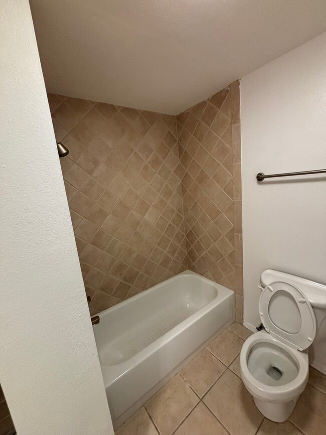 Building Photo - 2400 Feather Sound Dr