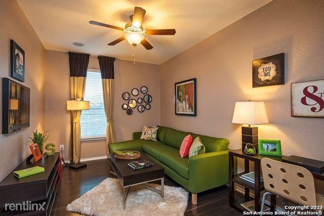 Building Photo - 3 br, 2 bath House - 7523 Copper Mdw