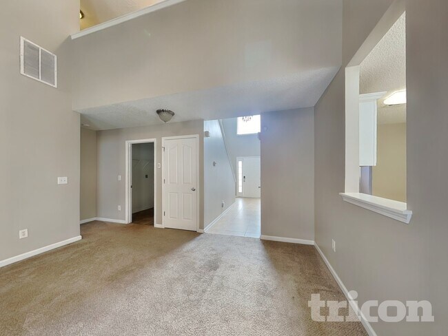 Foto del edificio - 5412 Village Ridge