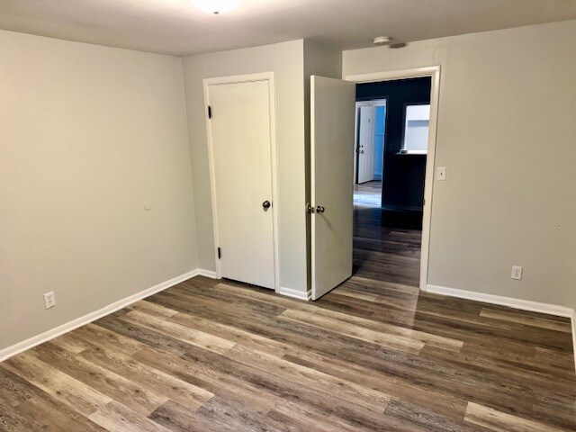 Foto del edificio - 1930 W Station St