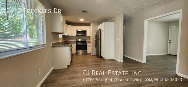 Building Photo - 2112 Freckles Dr