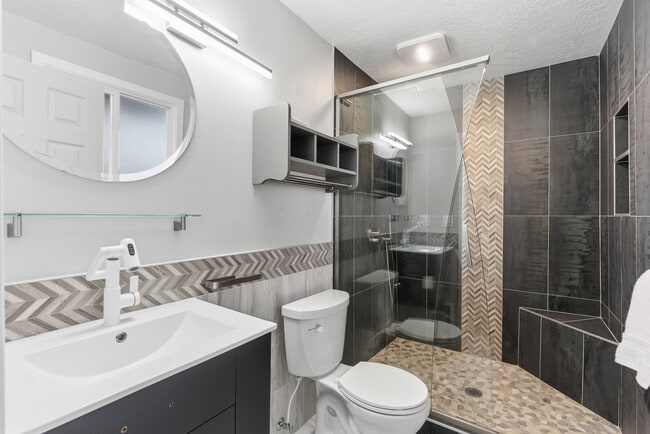 Building Photo - 8682 S Alpen Cir