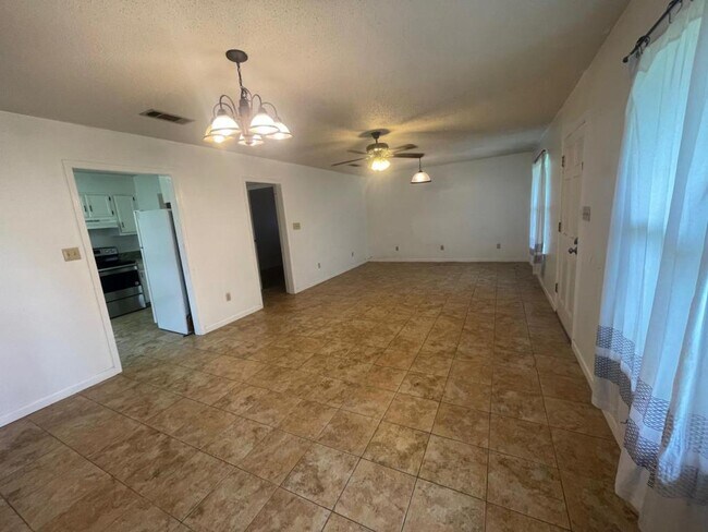 Building Photo - 1201 Western Ave