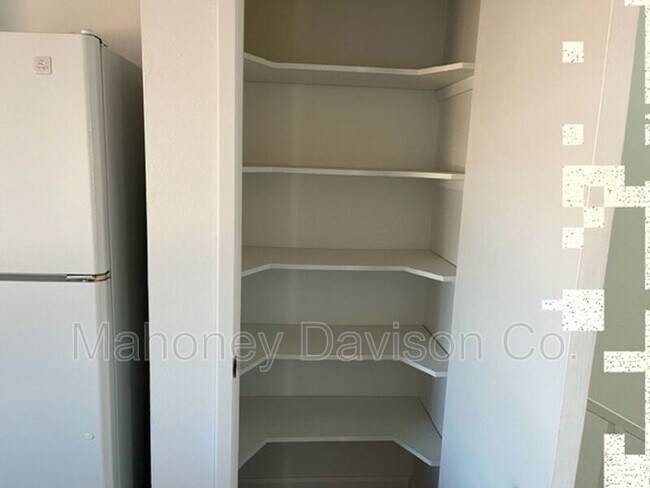 Building Photo - 1509 Meadowlark Ln