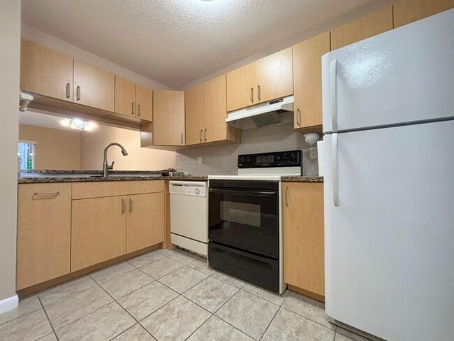 Foto del edificio - 4071 NW 114th Ave