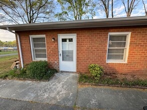 Building Photo - 301 McLeod St