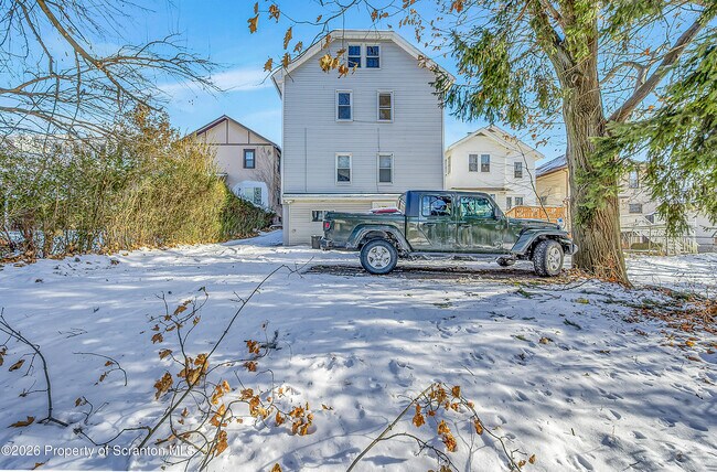 Foto del edificio - 1509-1511 N Webster Ave