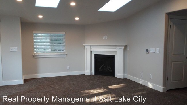 Building Photo - 8379 S 1000 E