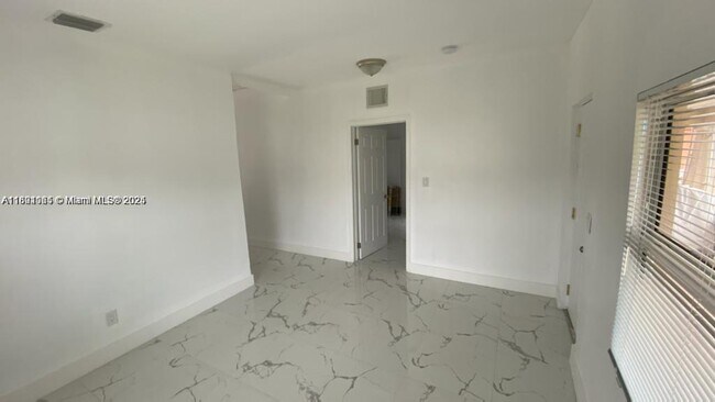 Foto del edificio - 729 SW 3rd St