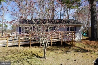 Building Photo - 115 Ridgefield Ln