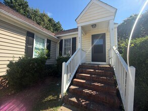 Building Photo - 4816 Hoyle Dr