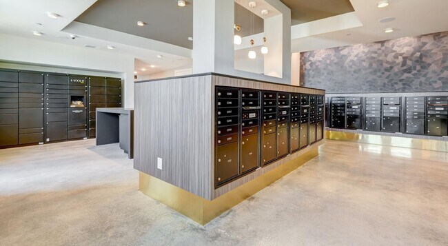 Foto del edificio - 23233 Western Centre Dr