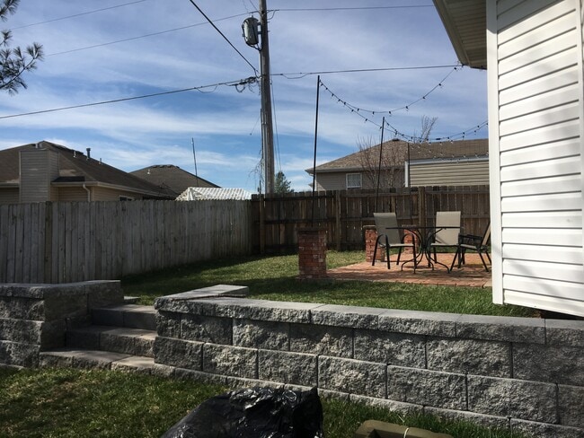 Foto del edificio - 850 W Hickory Nut Ct
