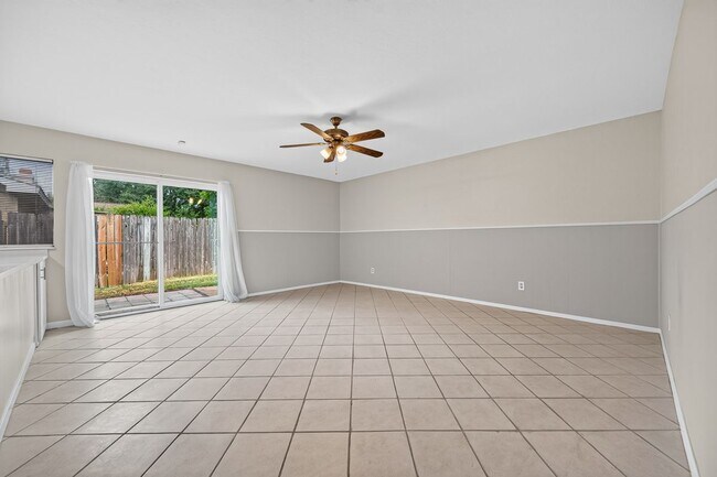 Foto del edificio - 22803 Carter Moir Ln