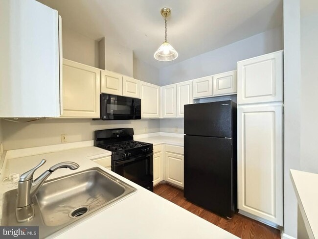 Foto del edificio - 5004 Stone Shop Cir