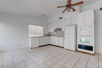 Building Photo - 2206 Sunnyslope Ave