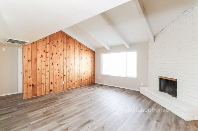 Foto del edificio - 4210 W Lupine Ave