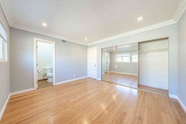 Building Photo - 136 N Tiana Ln