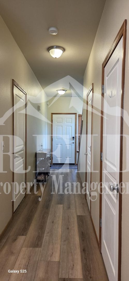 Building Photo - 100 NE Miramar Cir