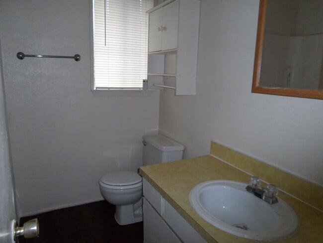 Building Photo - College Station - 2 bedroom / 1.5 bath / 2...