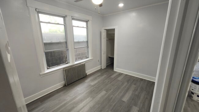 Building Photo - 128 W 15th St