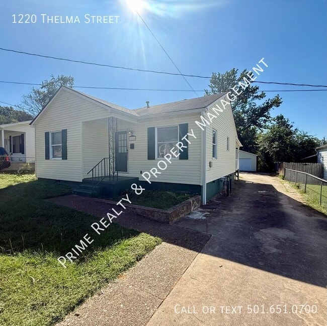 Building Photo - 1220 Thelma St