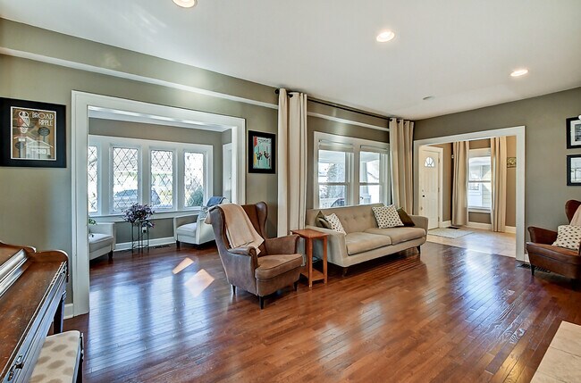 Building Photo - 4559 Carrollton Ave