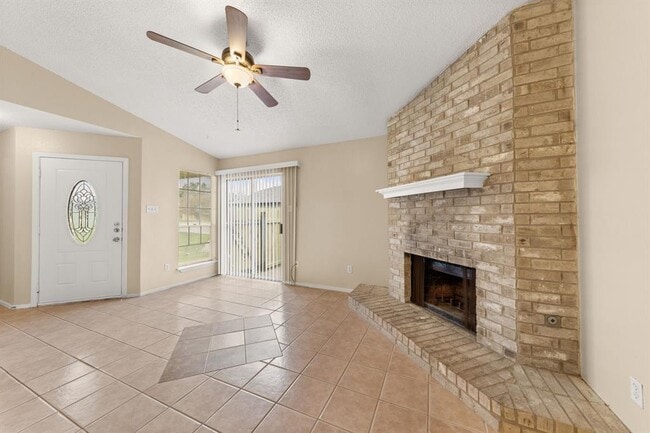 Foto del edificio - 313 Greenlawn Blvd