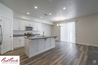 Building Photo - 482 530 W